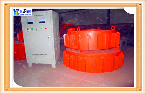 電磁除鐵器rcdb-14重量是,濰坊遠力磁電生產(chǎn)的電磁除鐵器都是按國家標準生產(chǎn),重量足斤足兩,讓每個(gè)購習遠力電磁除鐵器的客戶(hù)都放心.  　　一.電磁除鐵器rcdb-14的技術(shù)參數  　　1.磁路采用計算機模擬設計,透磁深度大.磁力強.  　　2. 內部采用電工專(zhuān)用樹(shù)脂澆注,自冷式全密封結構.防塵.防雨.耐腐蝕.  　　3.自動(dòng)卸鐵.維護簡(jiǎn)便.滾筒腰鼓形結構,具備皮帶自動(dòng)糾偏功能,特制全密封軸承座,可實(shí)現長(cháng)期無(wú)故障運行.  　　4.產(chǎn)品配套性好,整流設備功能齊全,具有手動(dòng)和集控功能,能滿(mǎn)足多種場(chǎng)合的使用要求.  　　5.可有效吸除混雜在非磁性物料中0.1-35公斤的鐵磁性物質(zhì).