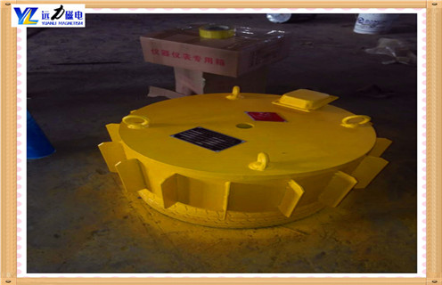 RCDD-8電磁除鐵器-T1/T2/T3超強磁力,如今除鐵器龐大的市場(chǎng)需求空間對于除鐵器生產(chǎn)企業(yè)而言，迎來(lái)了強打的發(fā)展空間。山東遠力已在除鐵器市場(chǎng)打出名聲，在如此巨大的市場(chǎng)規模和樂(lè )觀(guān)的市場(chǎng)前景，各路豪強紛紛進(jìn)入磁選設備市場(chǎng)，行業(yè)內群雄逐鹿格局悄然顯現。除鐵器適用于輸煤港口、大型火電廠(chǎng)、煤礦、礦山、建材等對除鐵要求特別高的場(chǎng)所，可在粉塵、潮濕、海邊鹽霧腐蝕嚴重等惡劣環(huán)境下正常工作.